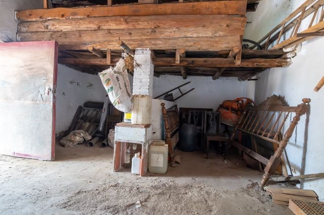 Finca/Herregård til salgs i Mas de Barberans - € 50 000 (Ref: 9191320)