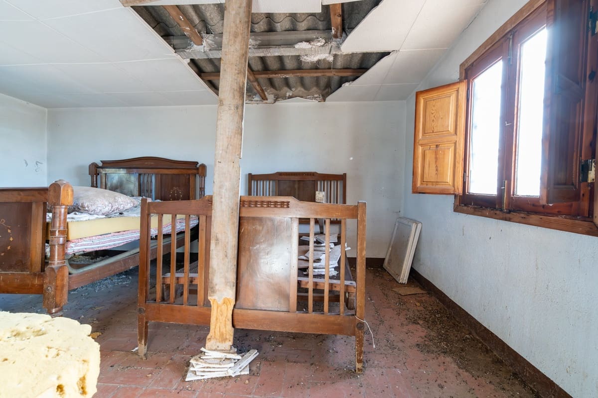 Finca/Landehus til salg i L'Ampolla - € 100.000 (Ref: 9352155)