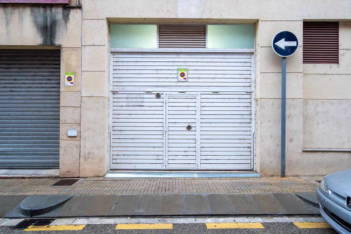 Garage till salu i Tortosa - 110 000 € (Ref: 9354540)