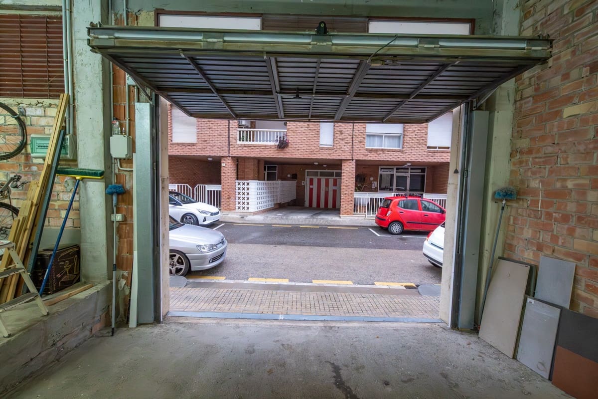 Garage till salu i Tortosa - 110 000 € (Ref: 9354540)