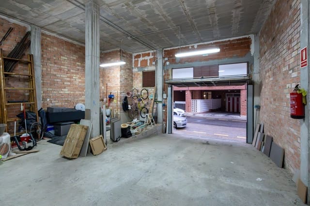 Garage til salg i Tortosa - € 110.000 (Ref: 9354540)