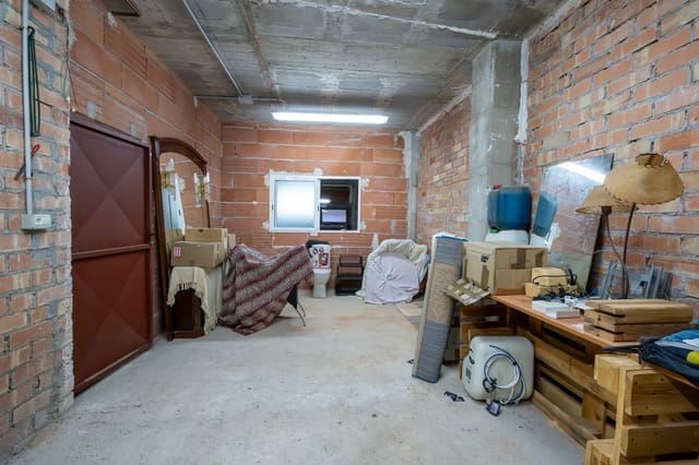 Garage til salg i Tortosa - € 110.000 (Ref: 9354540)