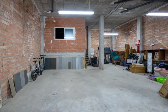 Autotalli myytävänä paikassa Tortosa - 110 000 € (Ref: 9354540)