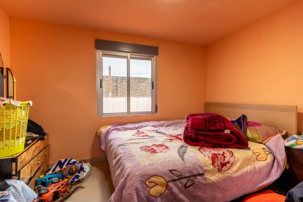 7 soveværelse Byhus til salg i Tortosa - € 140.000 (Ref: 9354541)