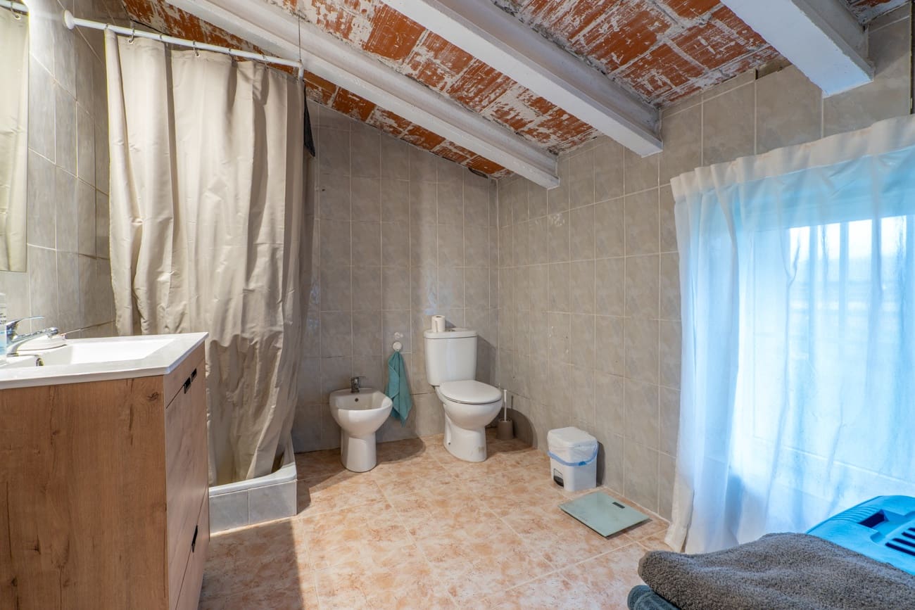 3 bedroom Finca/Country House for sale in Amposta - € 139,000 (Ref: 9441094)