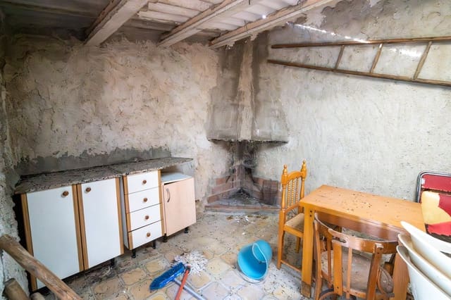Finca/Herregård til salgs i Tivenys - € 23 000 (Ref: 9449883)