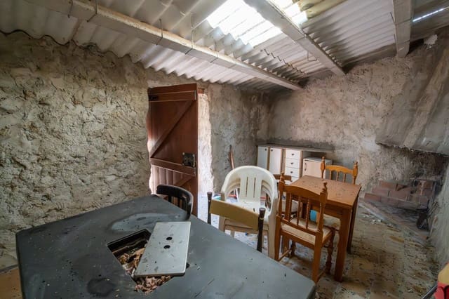 Finca/Herregård til salgs i Tivenys - € 23 000 (Ref: 9449883)