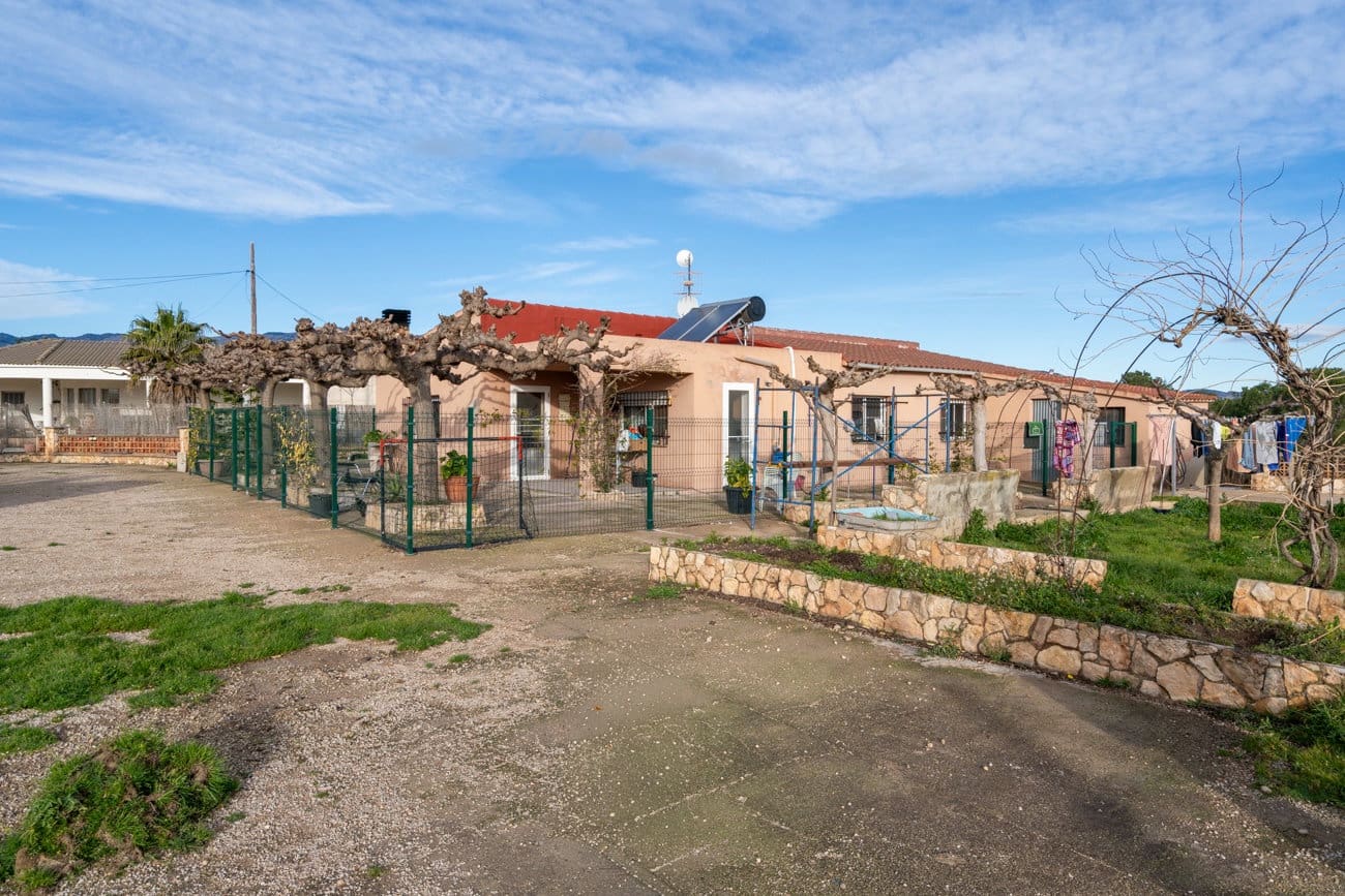 Chalet de 5 habitaciones en Tortosa en venta con piscina - 320.000 € (Ref: 9565692)