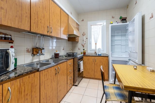 Casa de 3 habitaciones en Tortosa en venta - 140.000 € (Ref: 9696679)