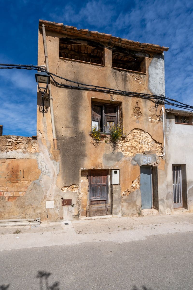 Townhouse for sale in Godall - € 18,000 (Ref: 9732470)