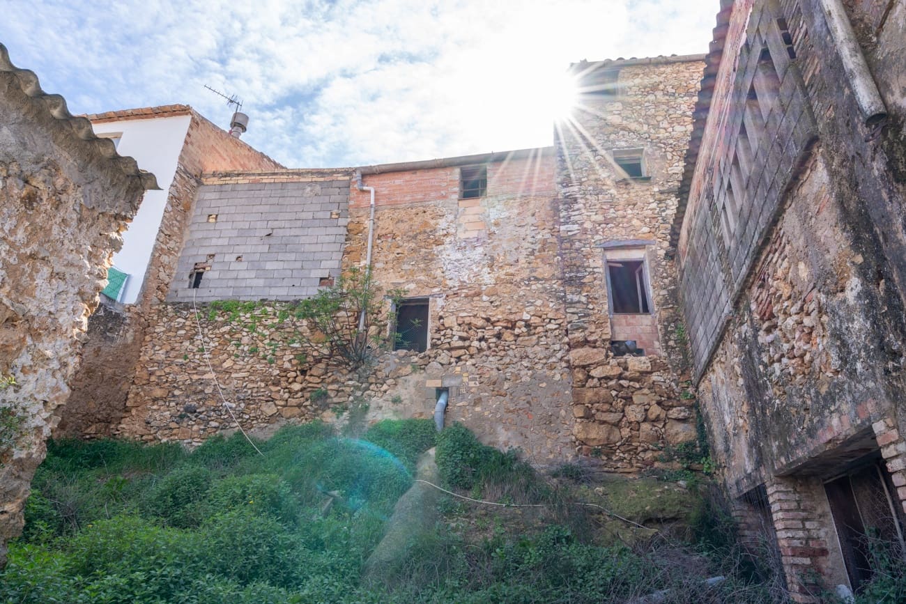 Townhouse for sale in Godall - € 18,000 (Ref: 9732470)