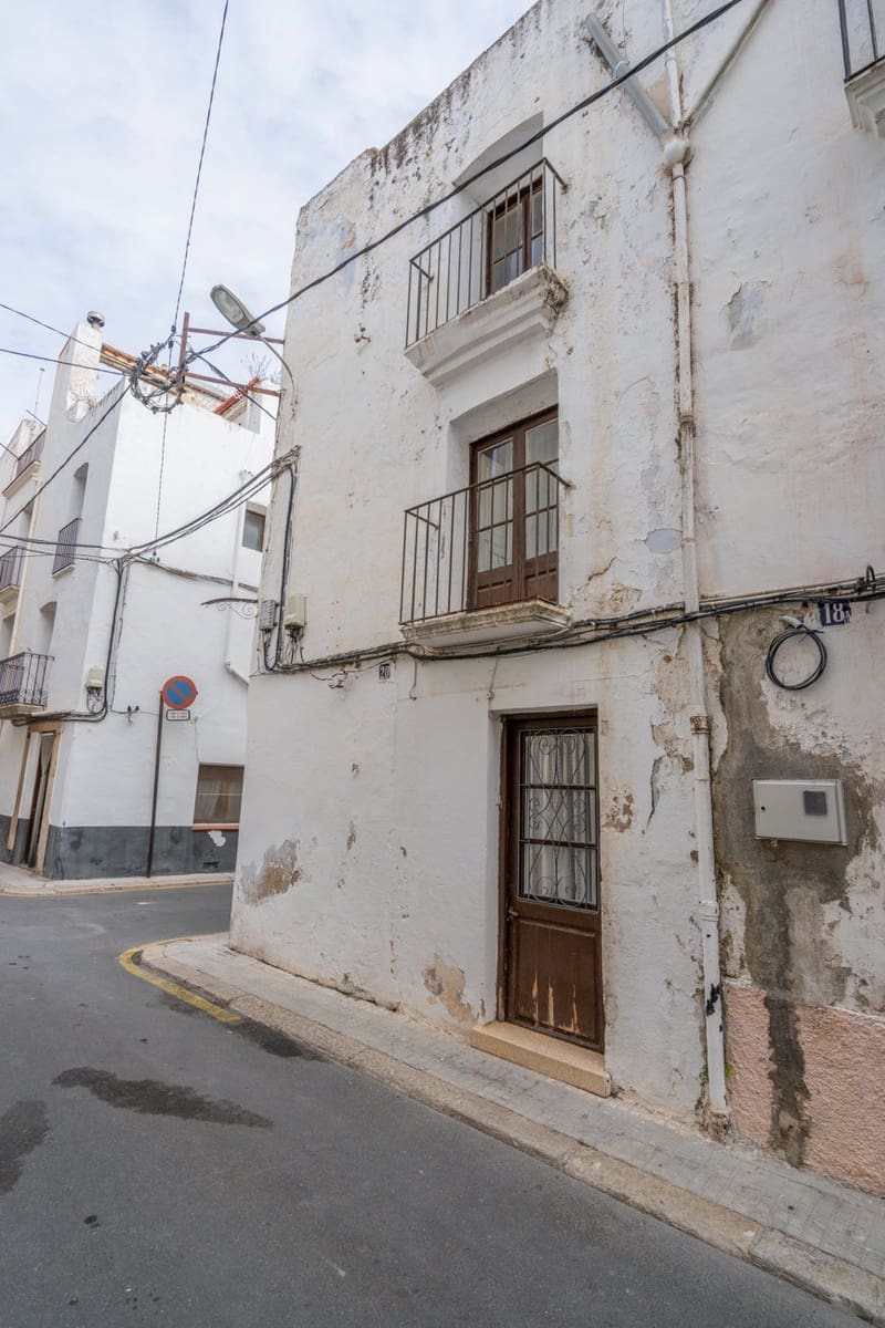 4 bedroom Townhouse for sale in La Senia - € 49,000 (Ref: 9812386)