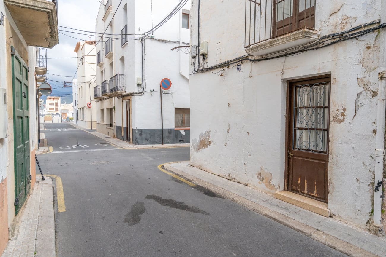 4 bedroom Townhouse for sale in La Senia - € 49,000 (Ref: 9812386)