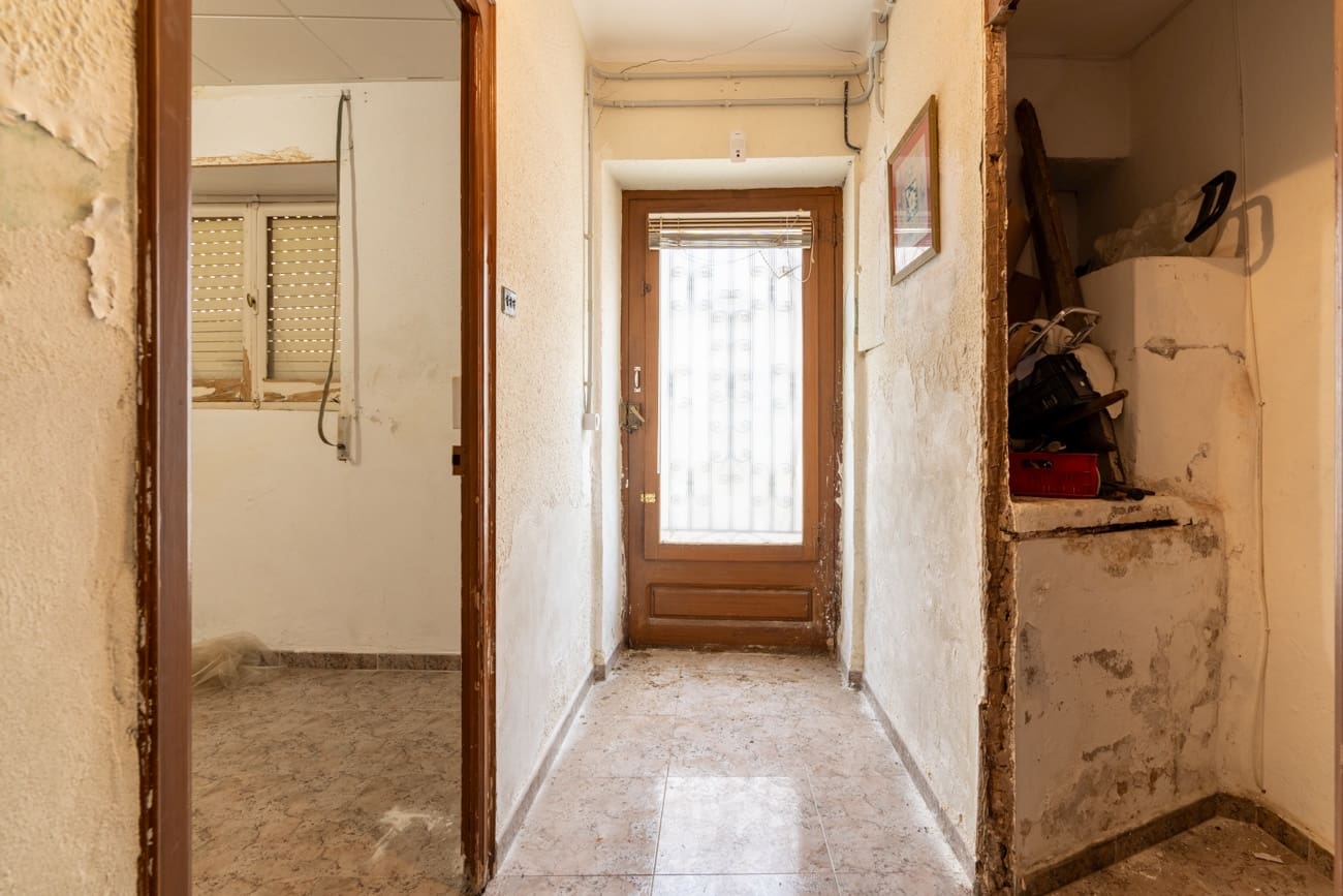 5 bedroom Townhouse for sale in Santa Barbara - € 70,000 (Ref: 9824051)