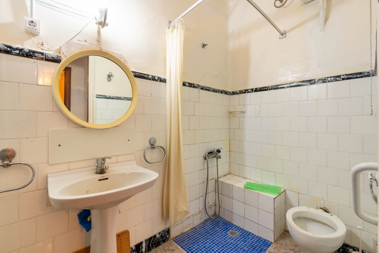 5 bedroom Townhouse for sale in Santa Barbara - € 70,000 (Ref: 9824051)