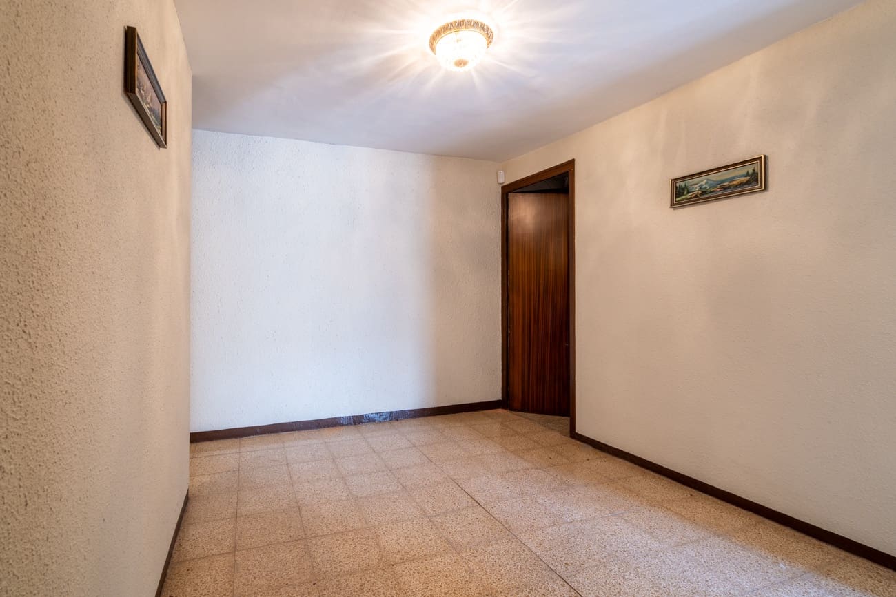 5 bedroom Townhouse for sale in Santa Barbara - € 70,000 (Ref: 9824051)