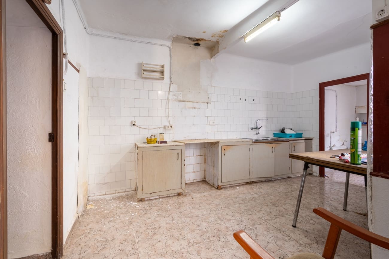 5 bedroom Townhouse for sale in Santa Barbara - € 70,000 (Ref: 9824051)