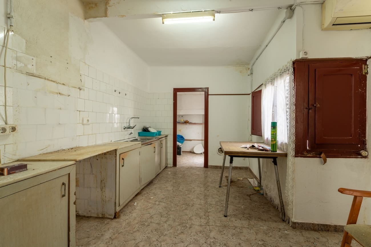 5 bedroom Townhouse for sale in Santa Barbara - € 70,000 (Ref: 9824051)
