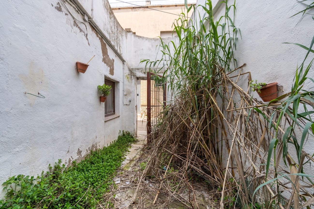 5 bedroom Townhouse for sale in Santa Barbara - € 70,000 (Ref: 9824051)