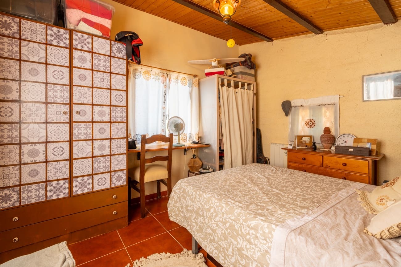 3 bedroom Finca/Country House for sale in Roquetes - € 98,000 (Ref: 9946054)
