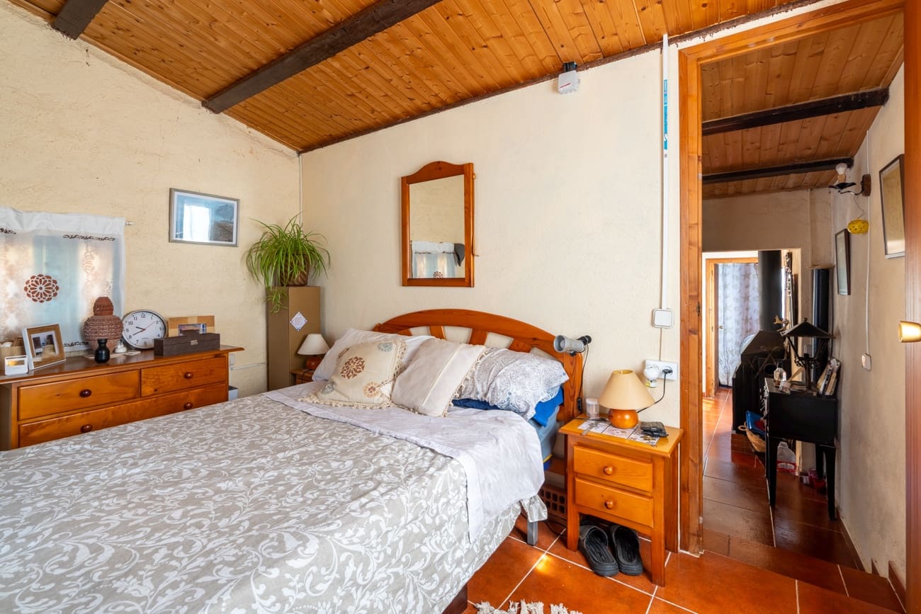 3 bedroom Finca/Country House for sale in Roquetes - € 98,000 (Ref: 9946054)