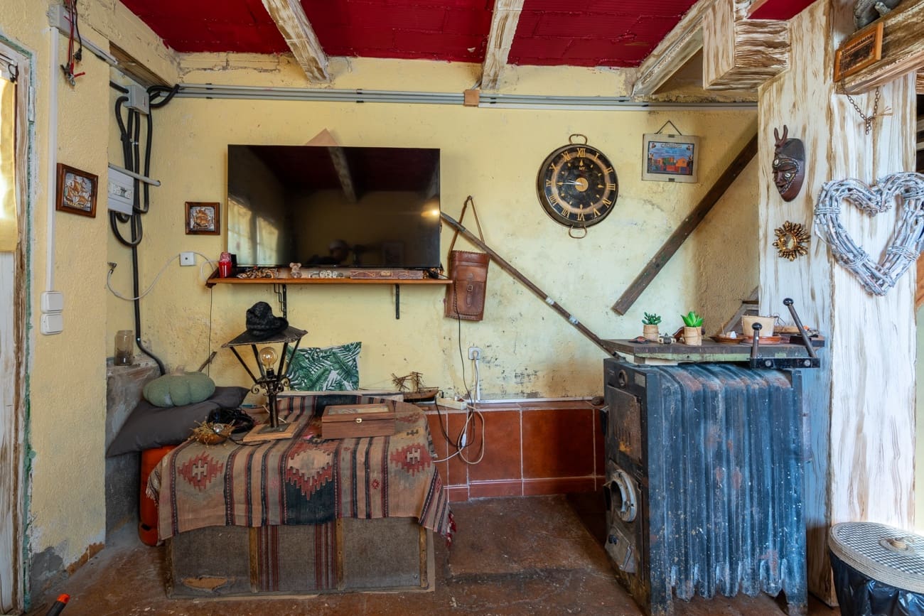 3 bedroom Finca/Country House for sale in Roquetes - € 98,000 (Ref: 9946054)