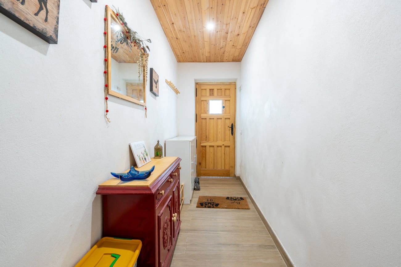 6 bedroom Finca/Country House for sale in Tortosa with pool - € 270,000 (Ref: 9965943)