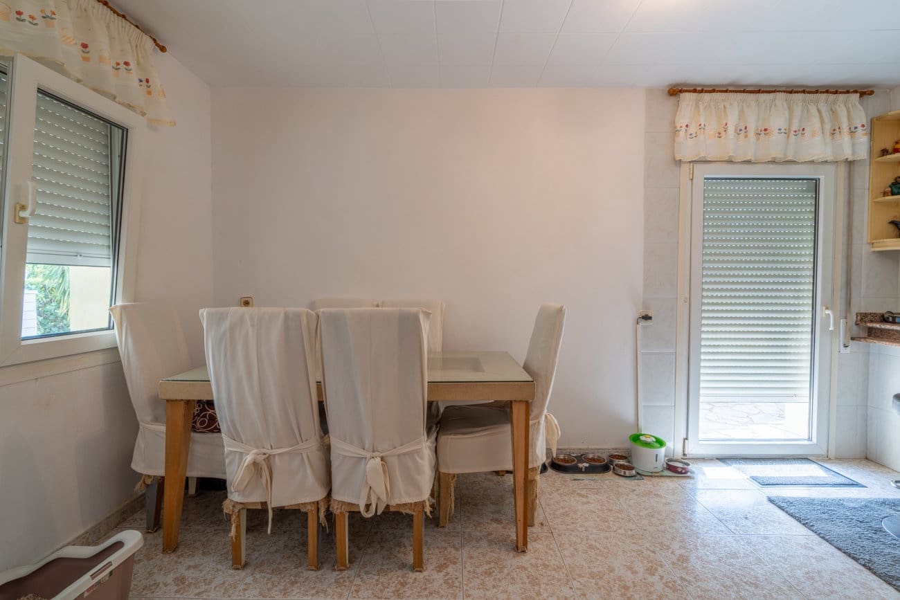 Chalet de 4 habitaciones en Roquetes en venta con piscina - 200.000 € (Ref: 9979314)