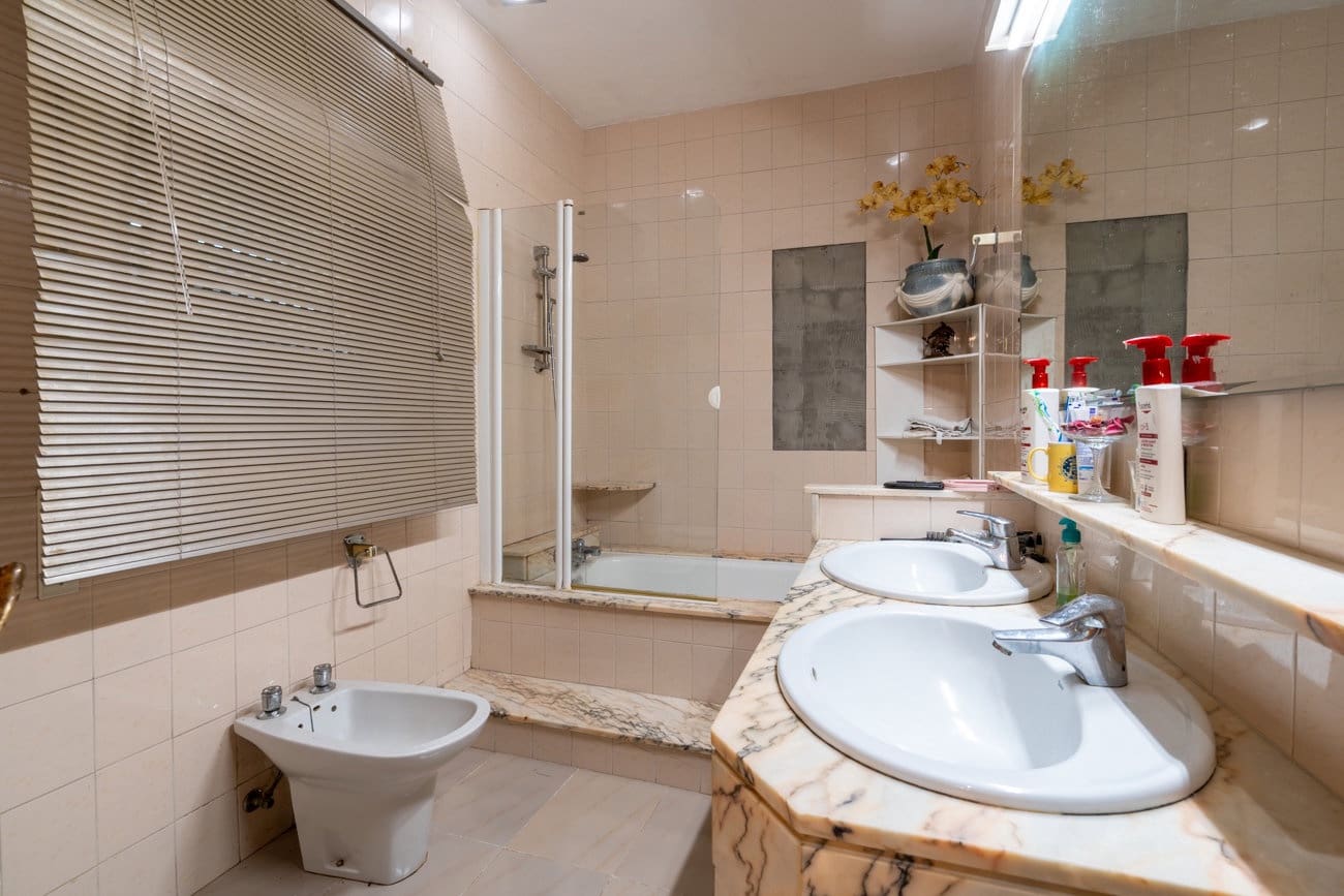 Chalet de 4 habitaciones en Roquetes en venta con piscina - 200.000 € (Ref: 9979314)