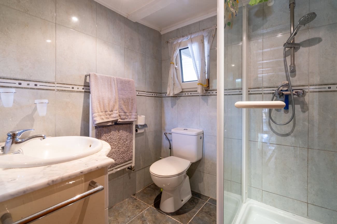 Chalet de 4 habitaciones en Roquetes en venta con piscina - 200.000 € (Ref: 9979314)