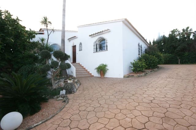 4 soverom Villa til salgs i Santa Ponsa, Calvià med svømmebasseng garasje - € 1 790 000 (Ref: 6731991)