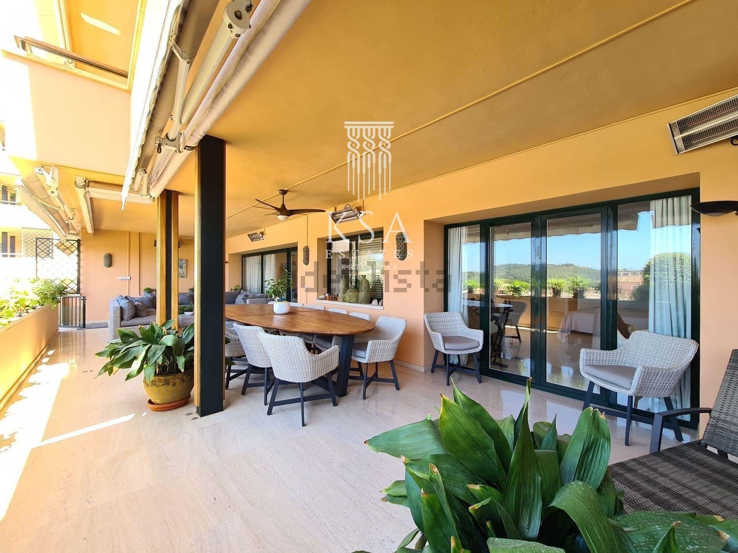 4 soveværelse Lejlighed til salg i Bendinat med swimmingpool garage - € 2.400.000 (Ref: 6915991)