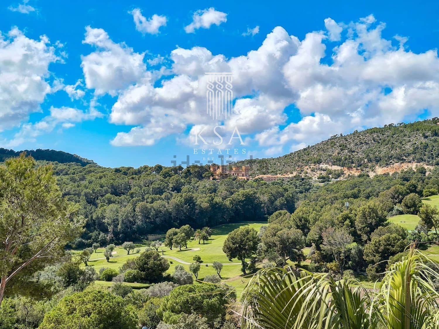 4 soveværelse Lejlighed til salg i Bendinat med swimmingpool garage - € 2.400.000 (Ref: 6915991)