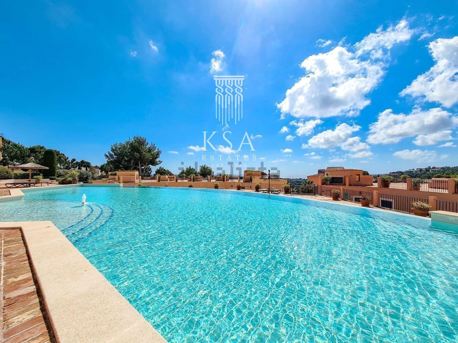 4 soveværelse Lejlighed til salg i Bendinat med swimmingpool garage - € 2.400.000 (Ref: 6915991)