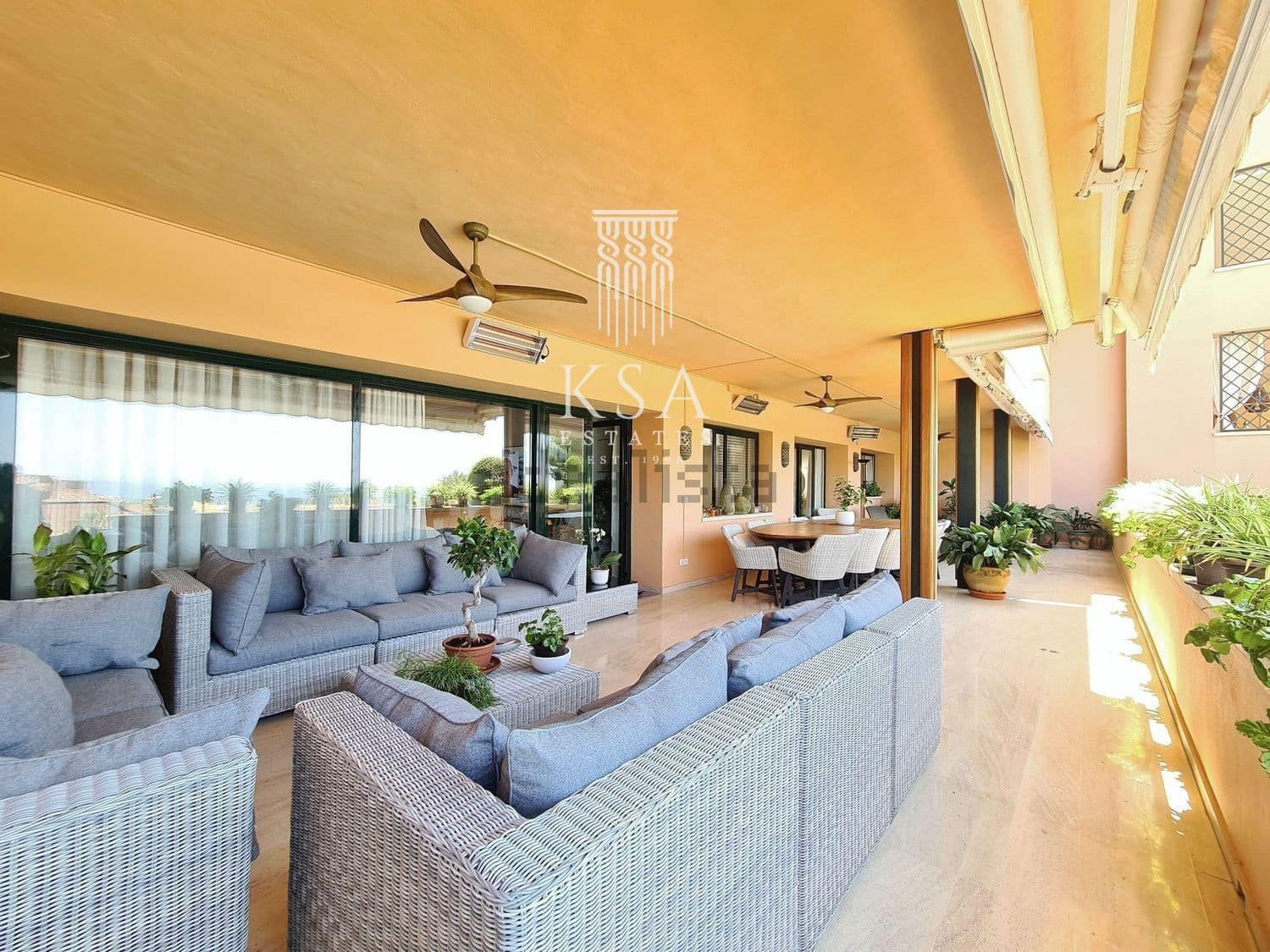 4 soveværelse Lejlighed til salg i Bendinat med swimmingpool garage - € 2.400.000 (Ref: 6915991)