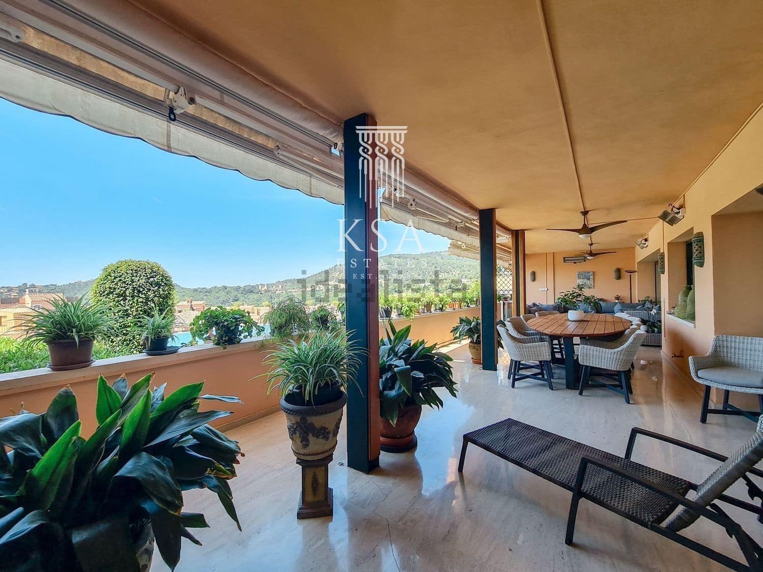 4 soveværelse Lejlighed til salg i Bendinat med swimmingpool garage - € 2.400.000 (Ref: 6915991)