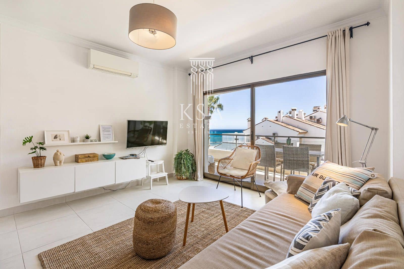 2 sovrum Lägenhet att hyra i Benalmadena Costa med pool garage - 7 000 € (Ref: 6977679)