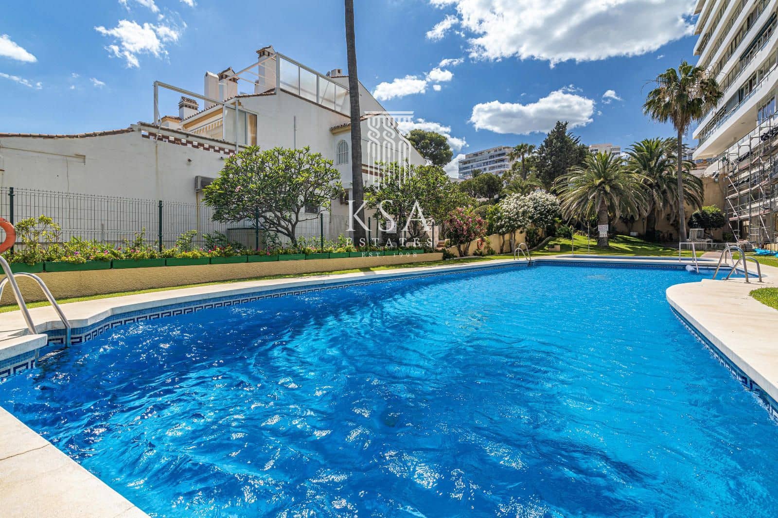 2 sovrum Lägenhet att hyra i Benalmadena Costa med pool garage - 7 000 € (Ref: 6977679)