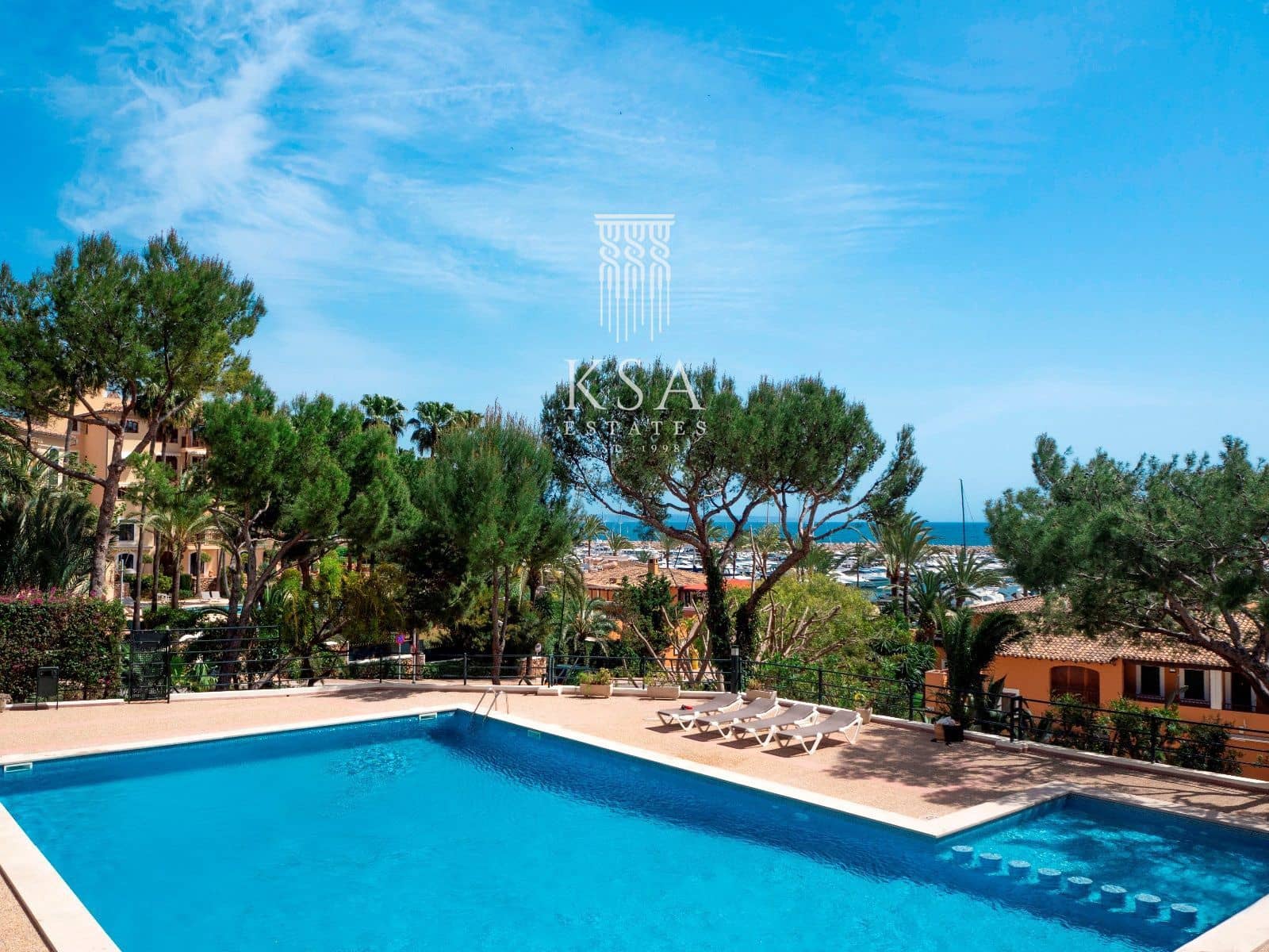 3 soveværelse Lejlighed til salg i Puerto Portals med swimmingpool - € 1.900.000 (Ref: 7005446)