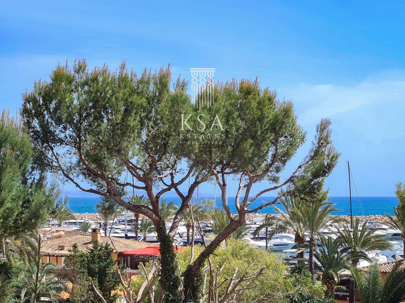 3 soveværelse Lejlighed til salg i Puerto Portals med swimmingpool - € 1.900.000 (Ref: 7005446)