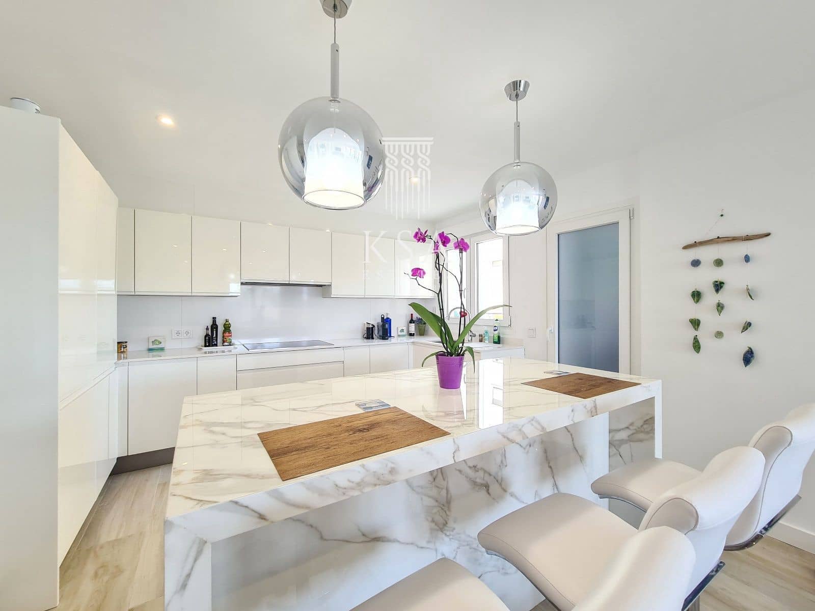 3 soveværelse Lejlighed til salg i Puerto Portals med swimmingpool - € 1.900.000 (Ref: 7005446)