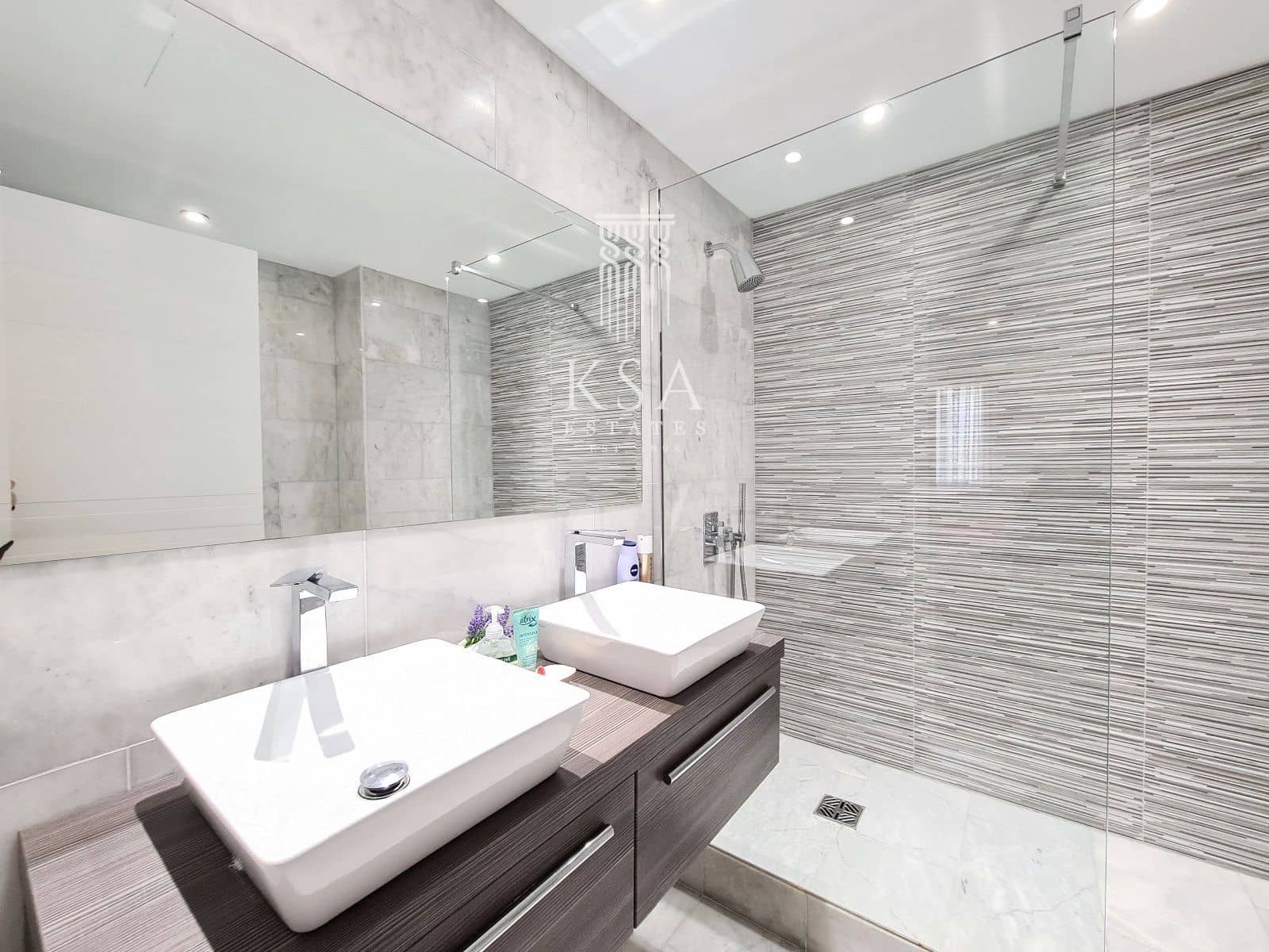 3 soveværelse Lejlighed til salg i Puerto Portals med swimmingpool - € 1.900.000 (Ref: 7005446)