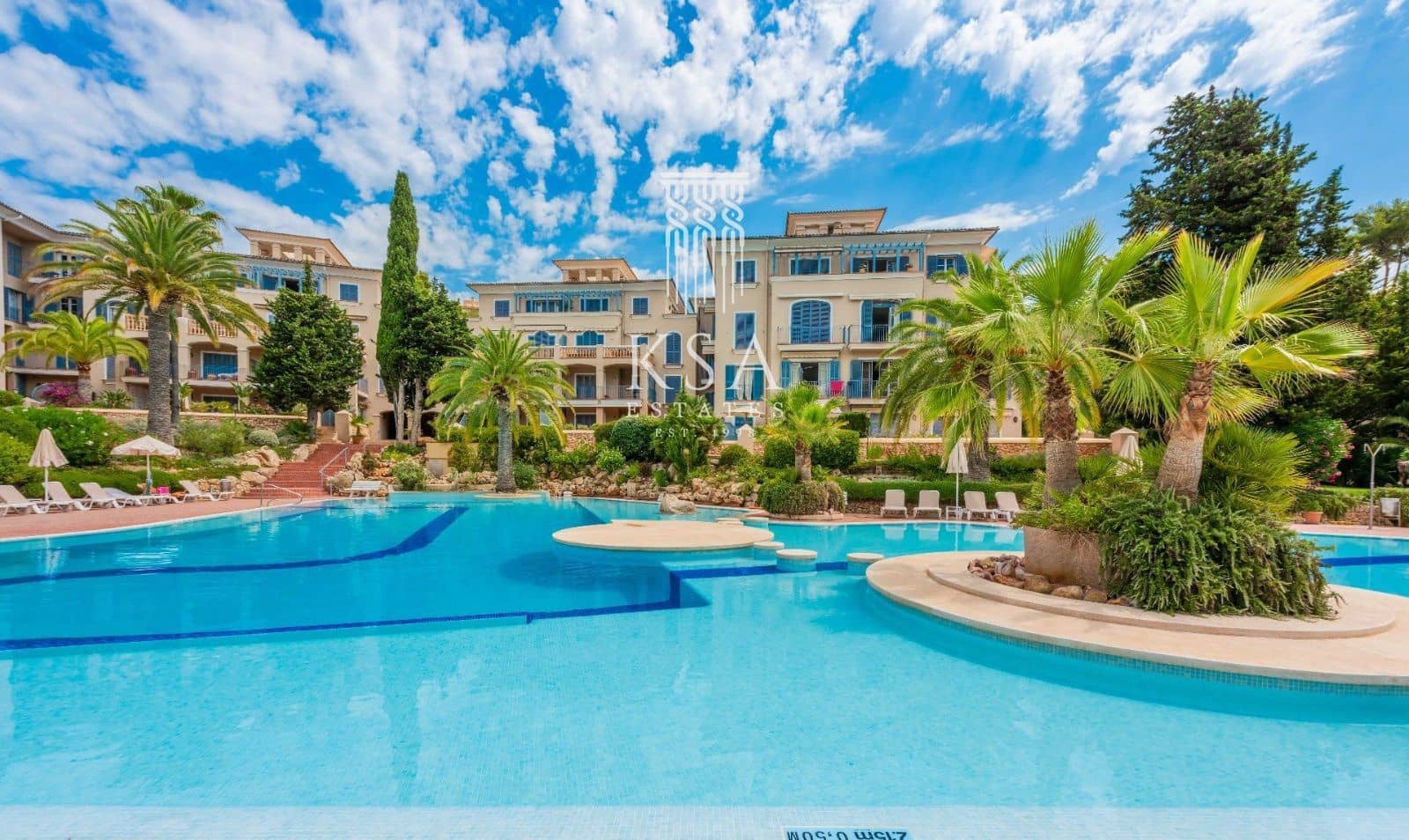 2 soveværelse Penthouse til salg i Bendinat med swimmingpool - € 620.000 (Ref: 7098268)