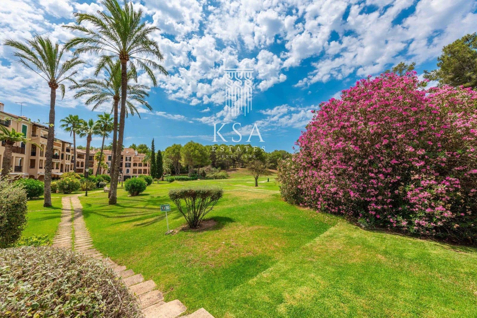 2 soveværelse Penthouse til salg i Bendinat med swimmingpool - € 620.000 (Ref: 7098268)