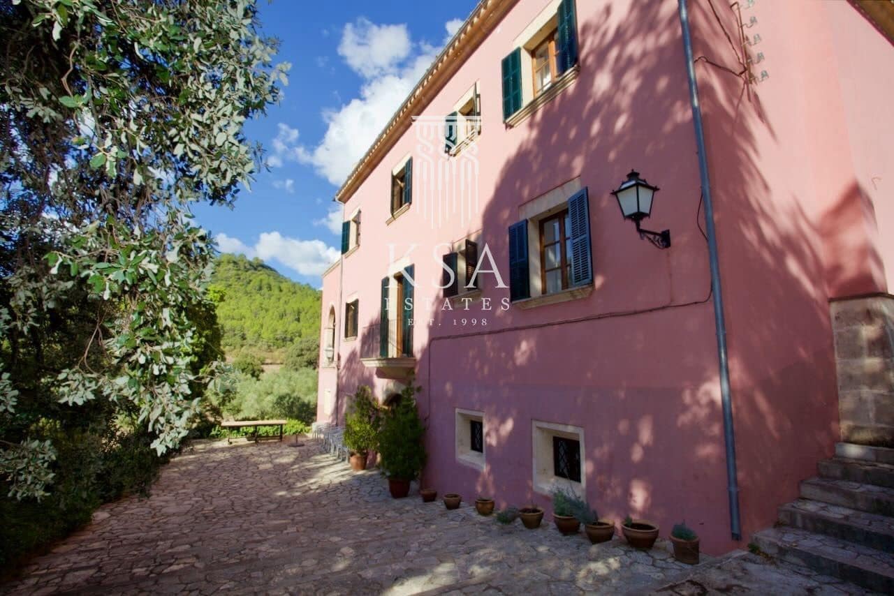 6 soveværelse Finca/Landehus til salg i Bunyola med swimmingpool - € 6.000.000 (Ref: 7132247)