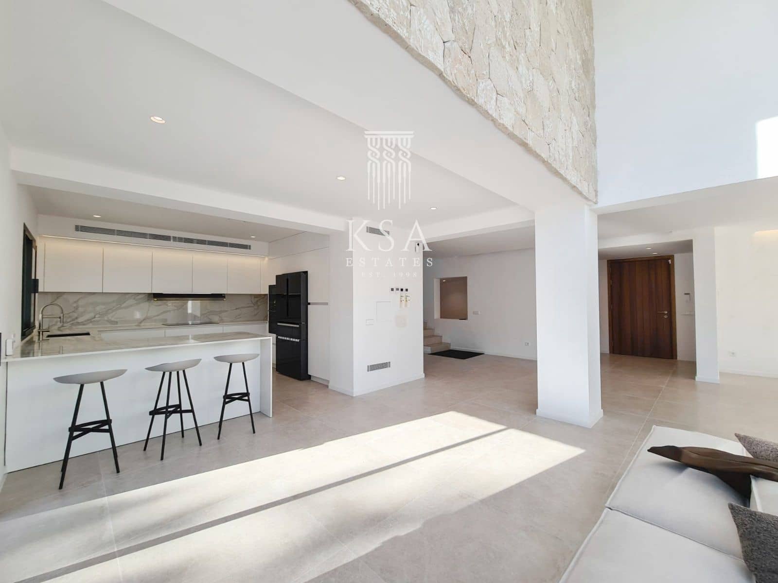 6 bedroom Villa for sale in Santa Ponsa with pool garage - € 4,495,000 (Ref: 8008794)