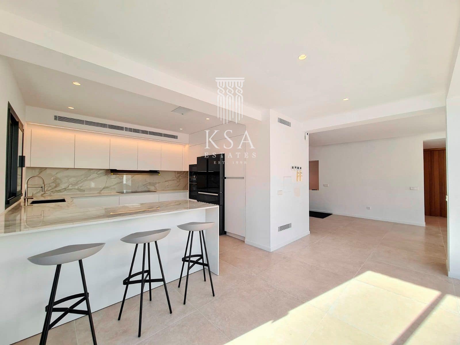 6 bedroom Villa for sale in Santa Ponsa with pool garage - € 4,495,000 (Ref: 8008794)