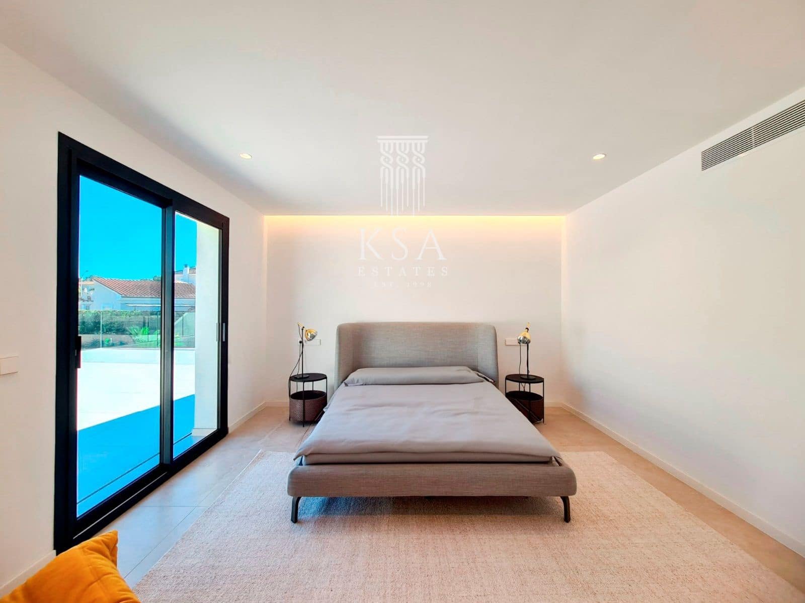 6 bedroom Villa for sale in Santa Ponsa with pool garage - € 4,495,000 (Ref: 8008794)