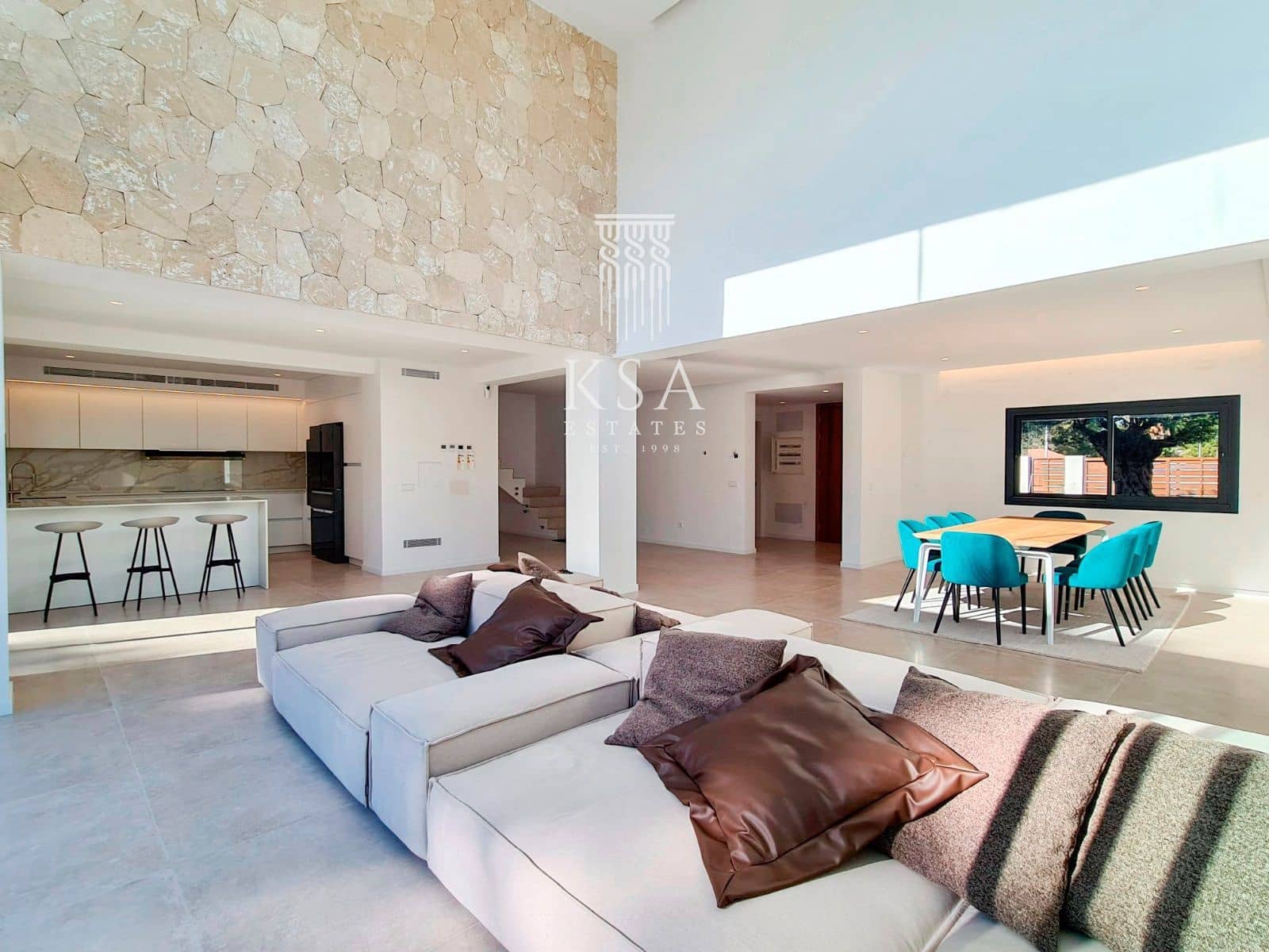 6 bedroom Villa for sale in Santa Ponsa with pool garage - € 4,495,000 (Ref: 8008794)