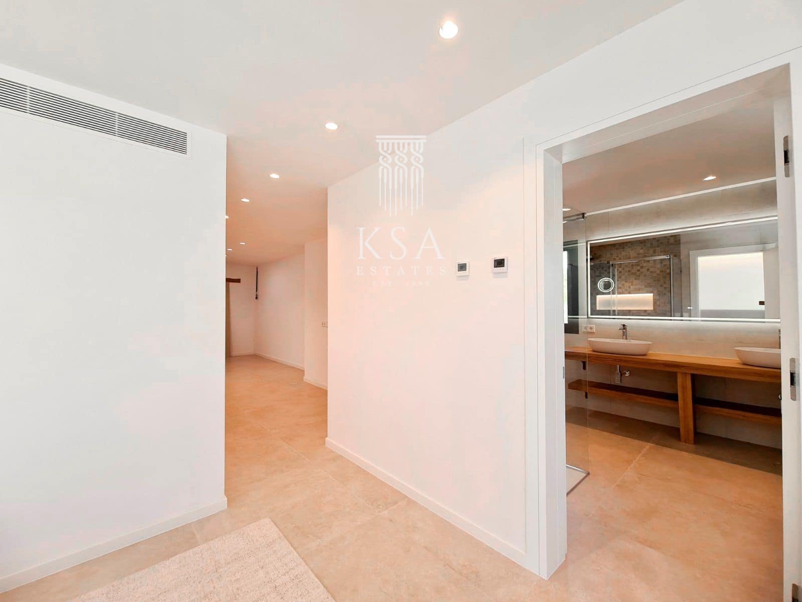 6 bedroom Villa for sale in Santa Ponsa with pool garage - € 4,495,000 (Ref: 8008794)